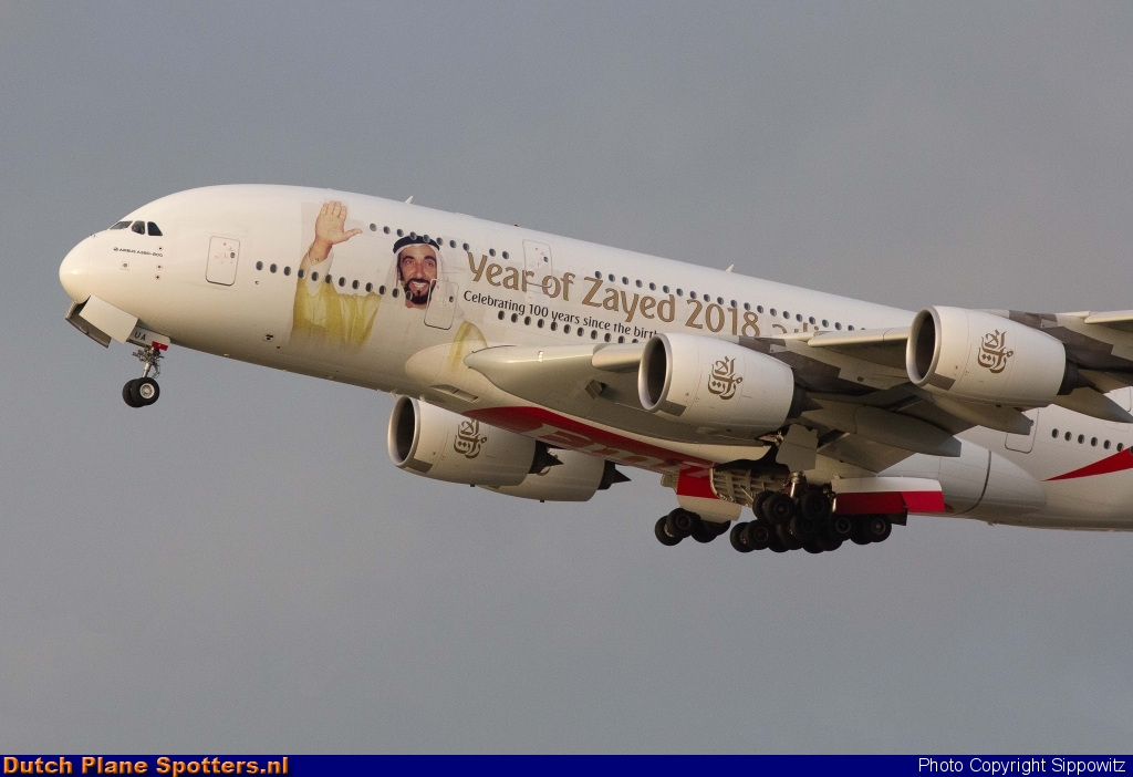 A6-EUA Airbus A380-800 Emirates by Sippowitz