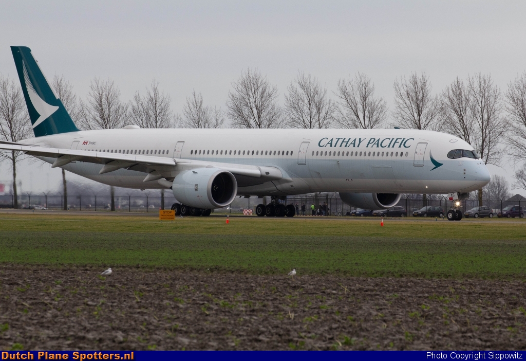B-LXC Airbus A350-1000 Cathay Pacific by Sippowitz