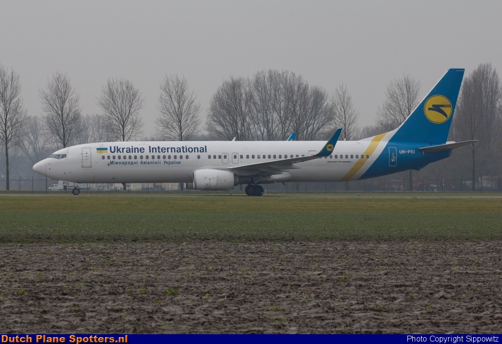 UR-PSI Boeing 737-900 Ukraine International Airlines by Sippowitz