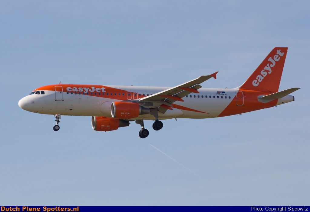 OE-IVH Airbus A320 easyJet Europe by Sippowitz
