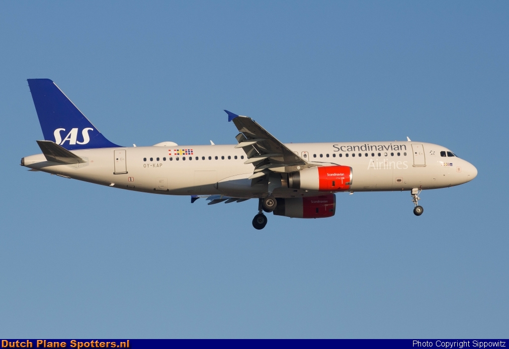 OY-KAP Airbus A320 SAS Scandinavian Airlines by Sippowitz