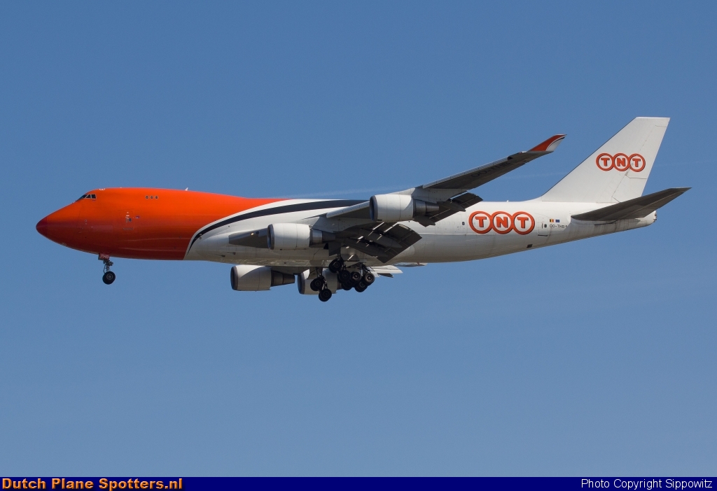 OO-THB Boeing 747-400 TNT Airways by Sippowitz