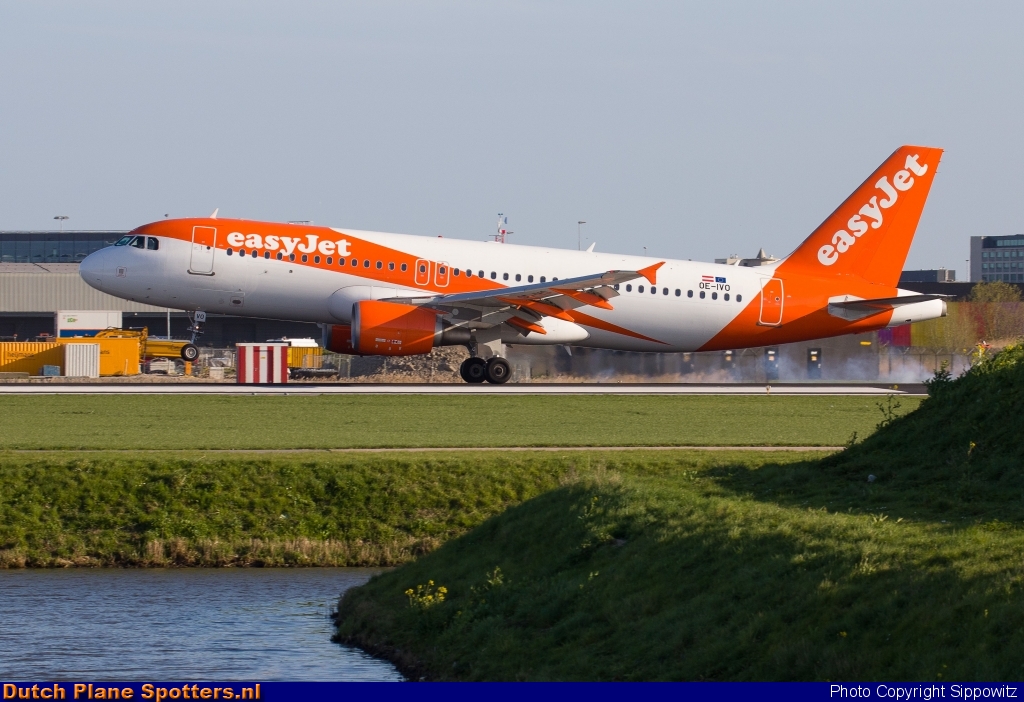 OE-IVO Airbus A320 easyJet Europe by Sippowitz