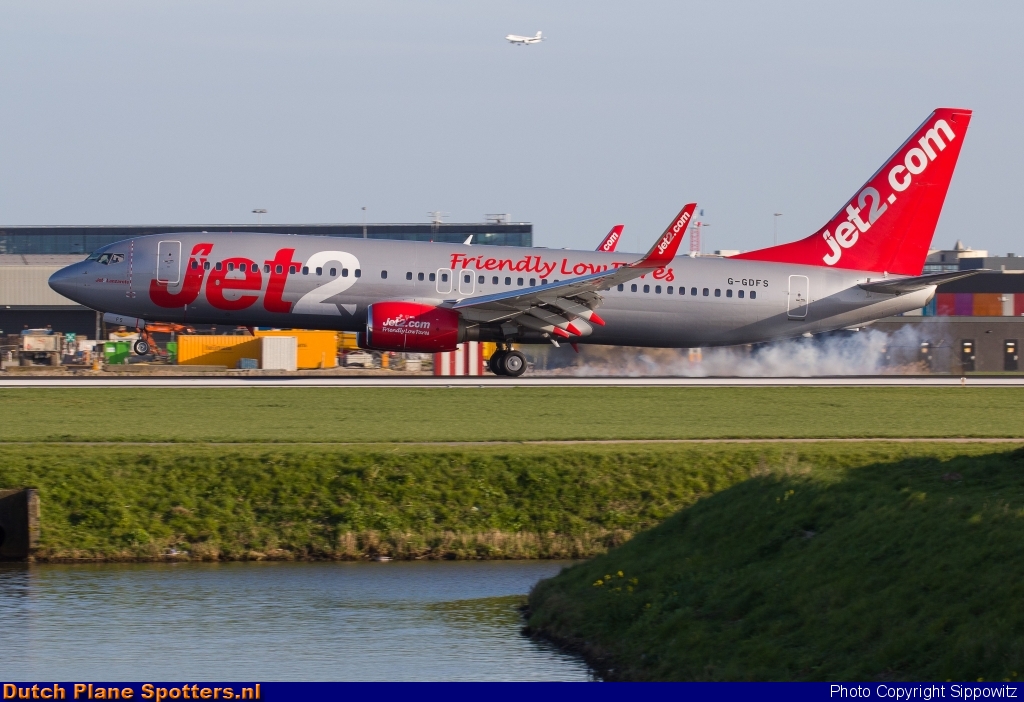 G-GDFS Boeing 737-800 Jet2 by Sippowitz