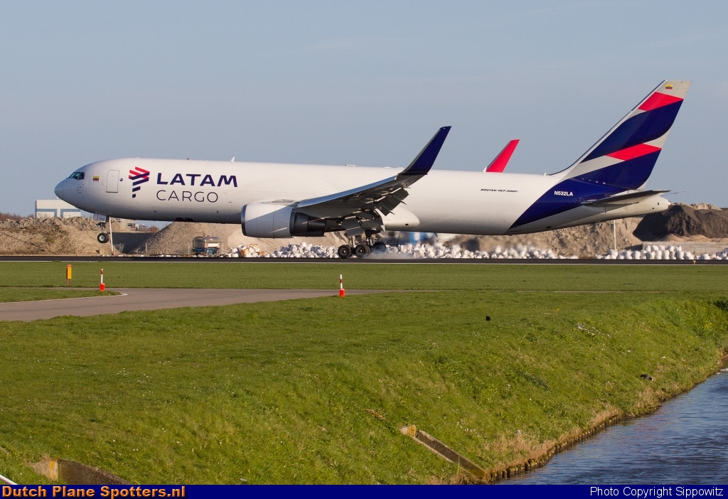 N532LA Boeing 767-300 LATAM Cargo by Sippowitz