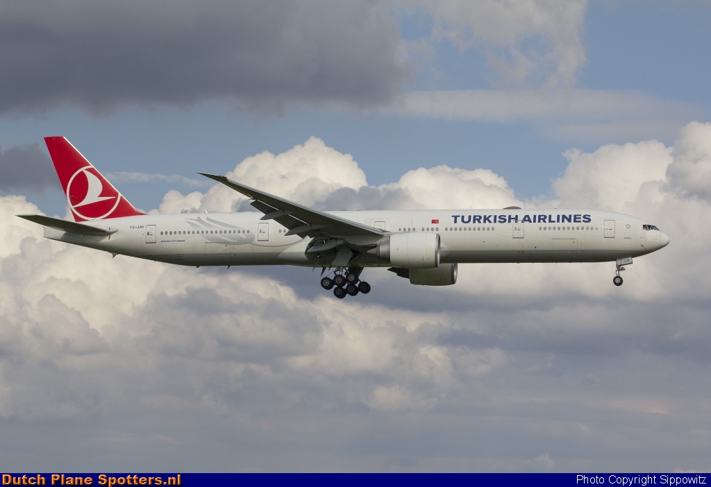 TC-JJH Boeing 777-300 Turkish Airlines by Sippowitz