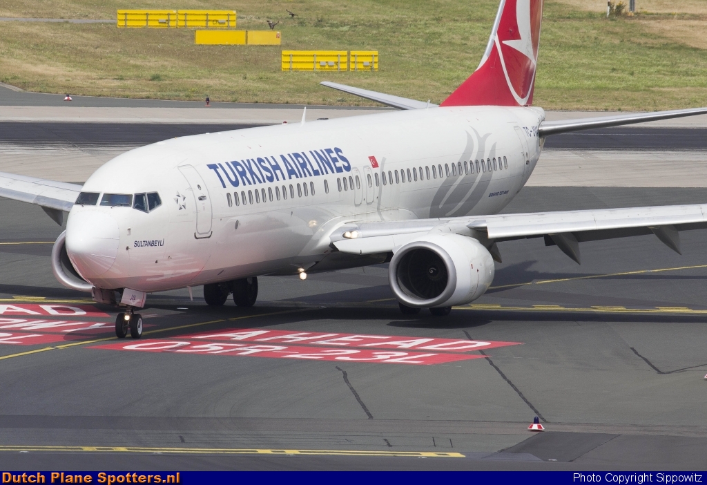 TC-JVA Boeing 737-800 Turkish Airlines by Sippowitz