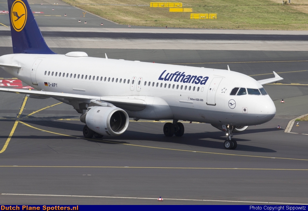 D-AIPY Airbus A320 Lufthansa by Sippowitz