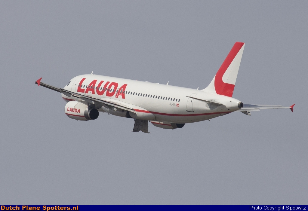 OE-IHH Airbus A320 LaudaMotion by Sippowitz