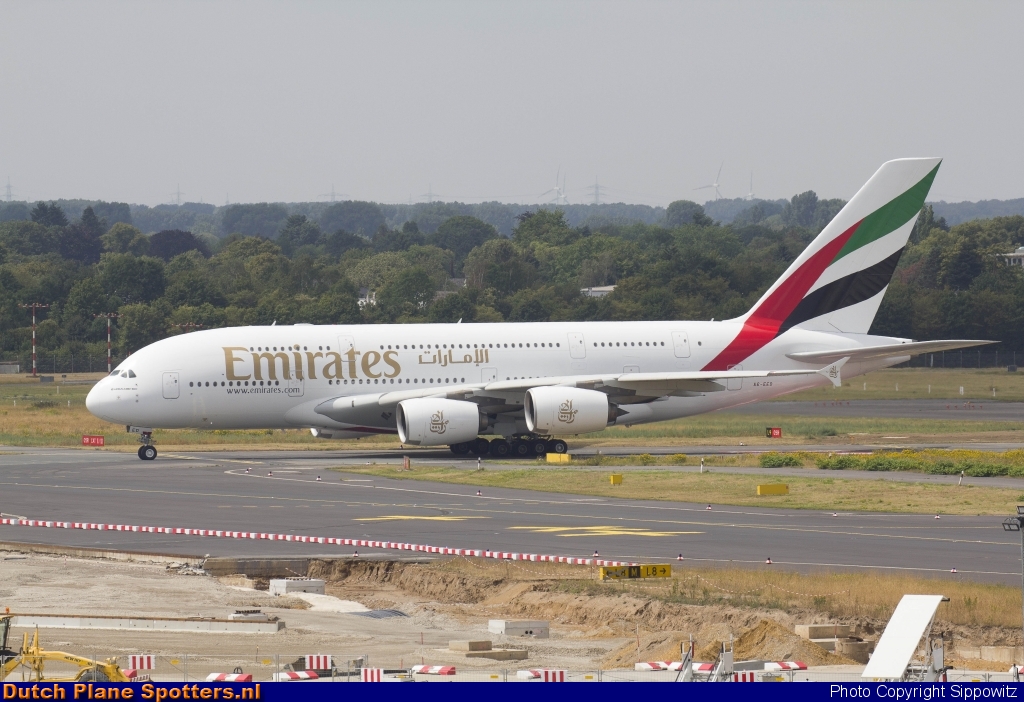 A6-EED Airbus A380-800 Emirates by Sippowitz