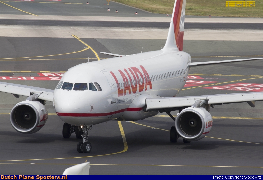 OE-LMC Airbus A320 LaudaMotion by Sippowitz