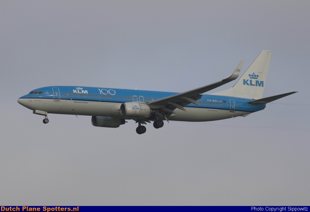 PH-BXL Boeing 737-800 KLM Royal Dutch Airlines by Sippowitz