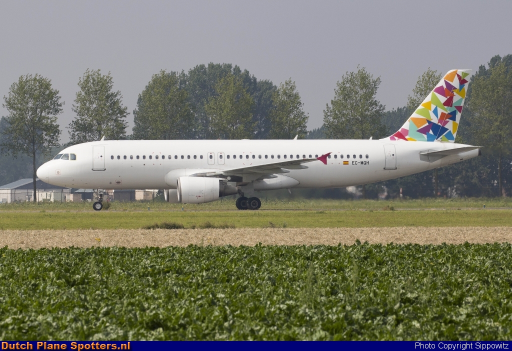 EC-MQH Airbus A320 Gowair by Sippowitz