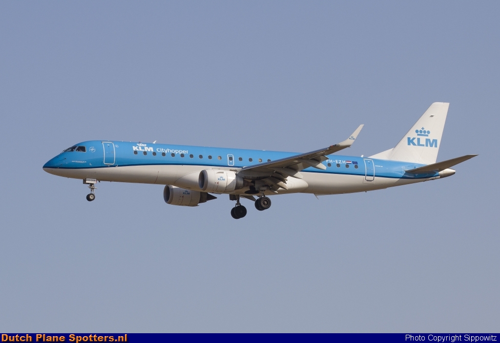 PH-EZH Embraer 190 KLM Cityhopper by Sippowitz