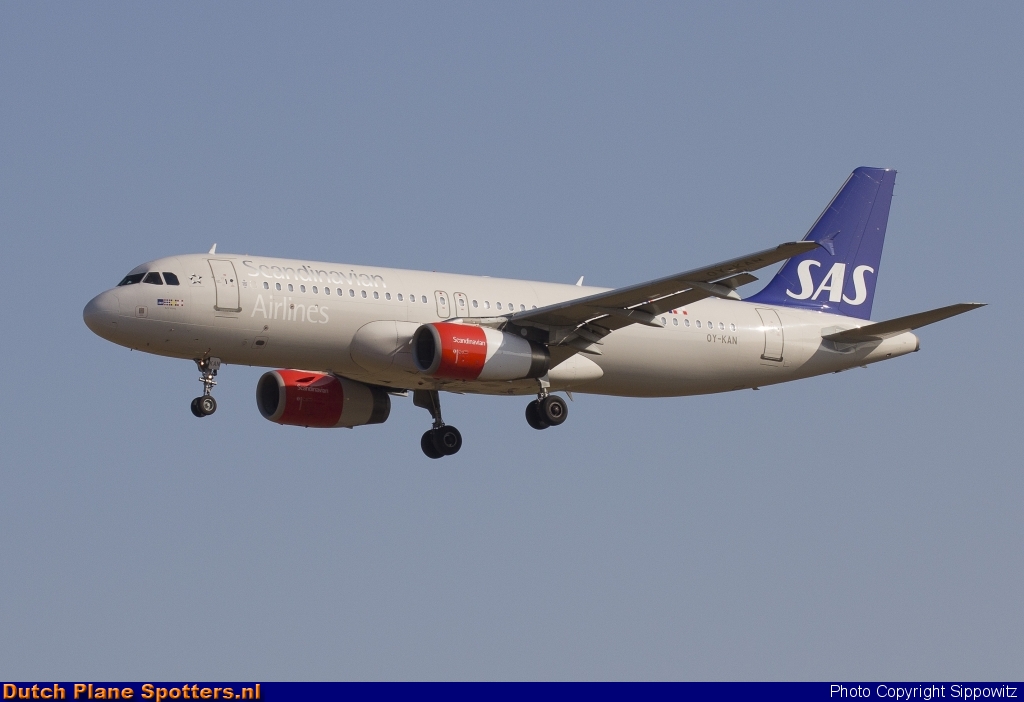 OY-KAN Airbus A320 SAS Scandinavian Airlines by Sippowitz