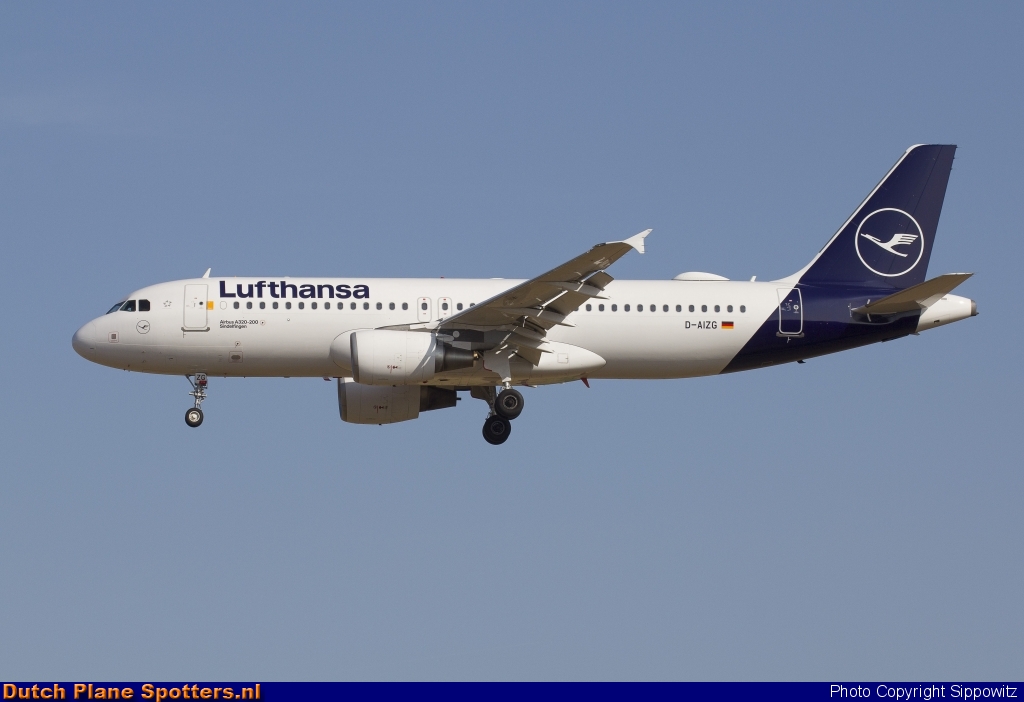 D-AIZG Airbus A320 Lufthansa by Sippowitz