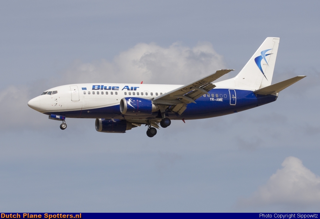YR-AME Boeing 737-500 Blue Air by Sippowitz