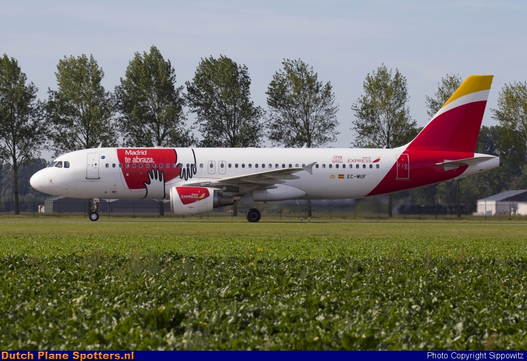 EC-MUF Airbus A320 Iberia Express by Sippowitz