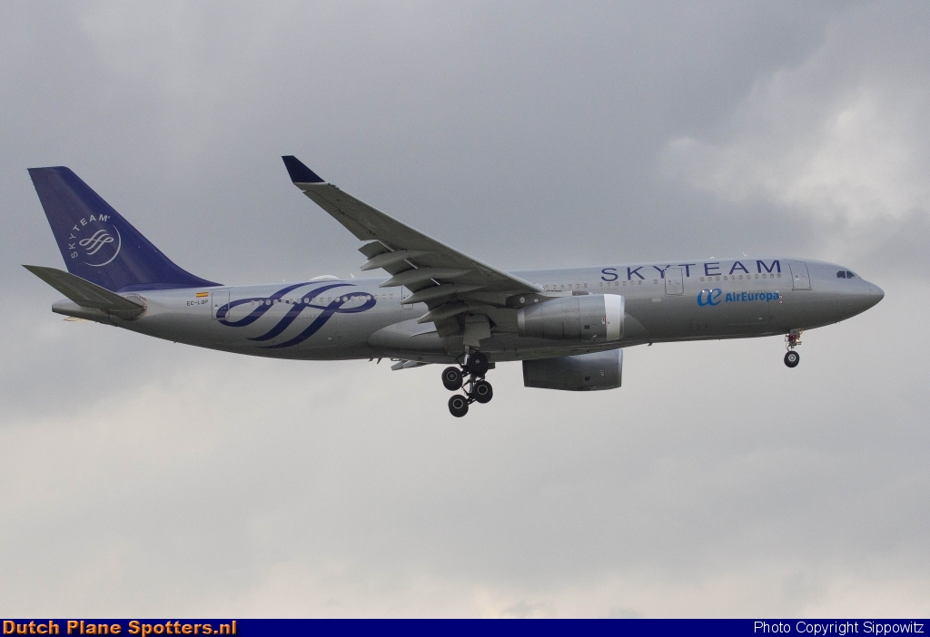 EC-LQP Airbus A330-200 Air Europa by Sippowitz