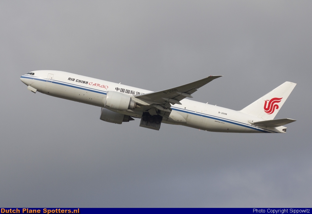B-2098 Boeing 777-F Air China Cargo by Sippowitz