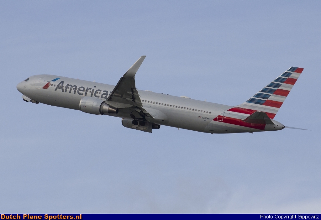 N350AN Boeing 767-300 American Airlines by Sippowitz