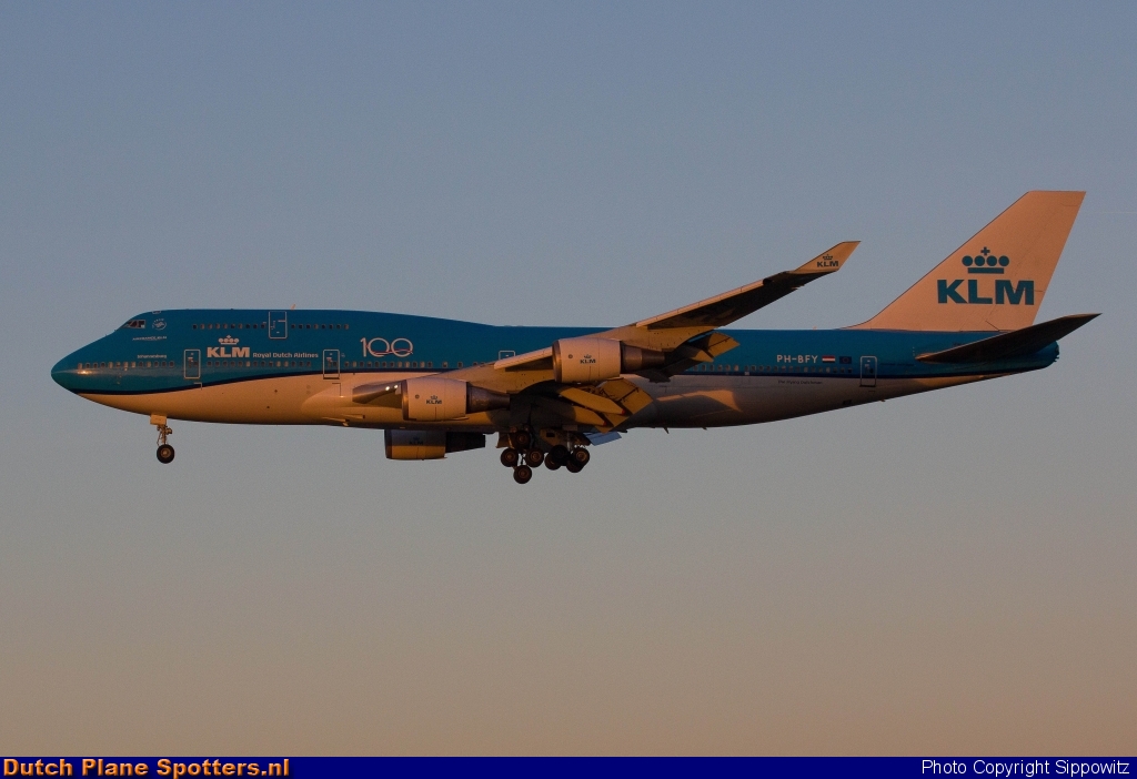 PH-BFY Boeing 747-400 KLM Royal Dutch Airlines by Sippowitz