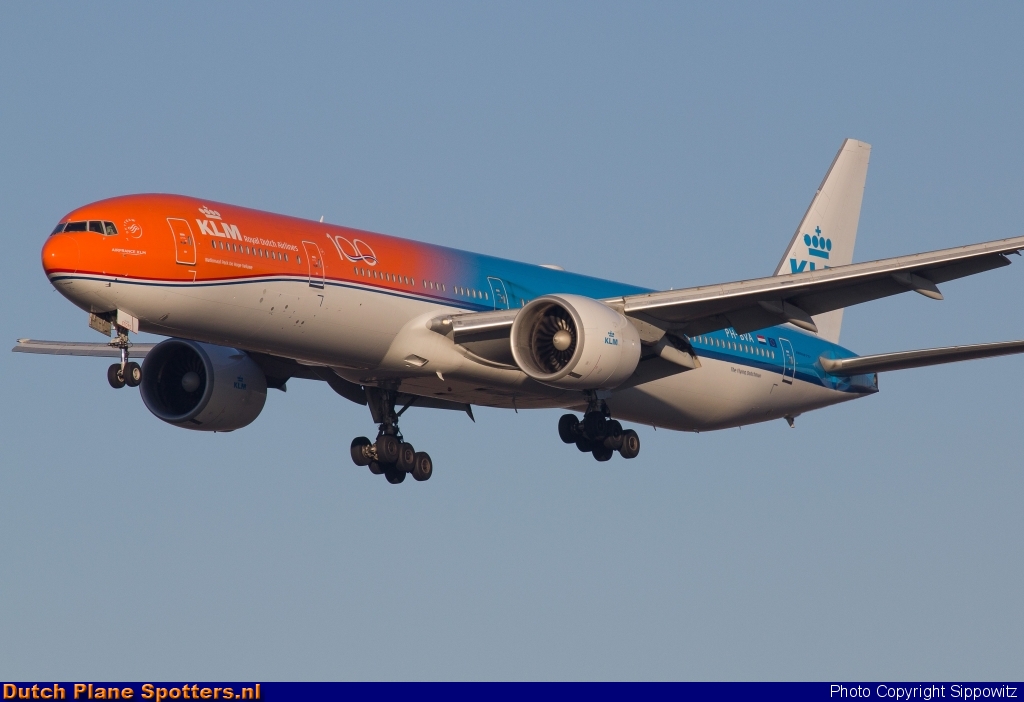 PH-BVA Boeing 777-300 KLM Royal Dutch Airlines by Sippowitz