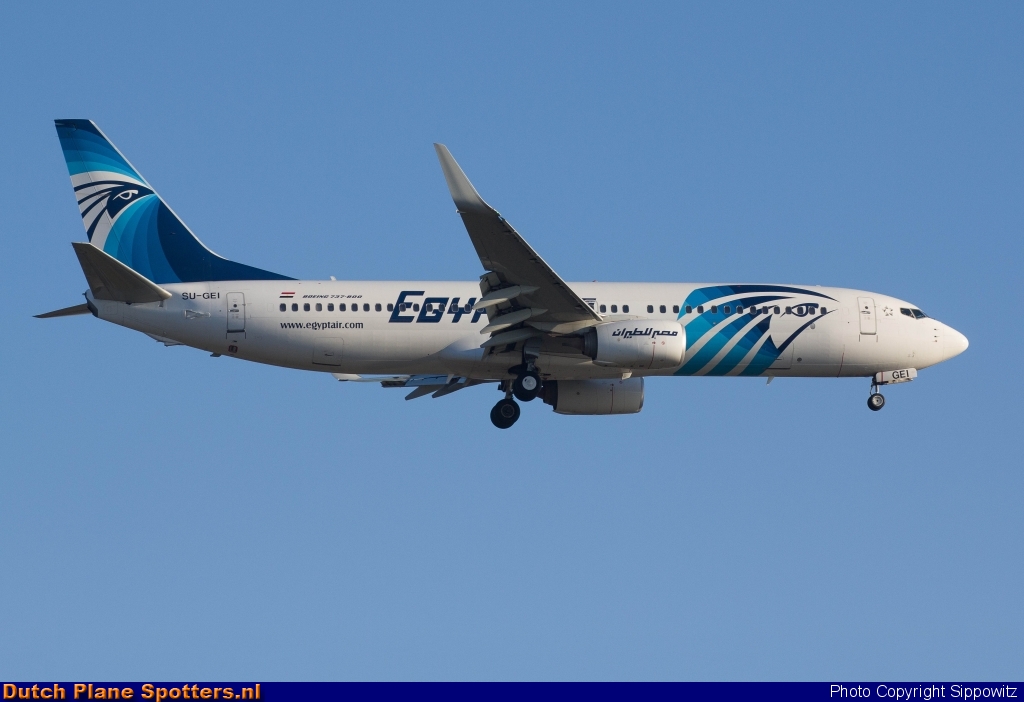 SU-GEI Boeing 737-800 Egypt Air by Sippowitz