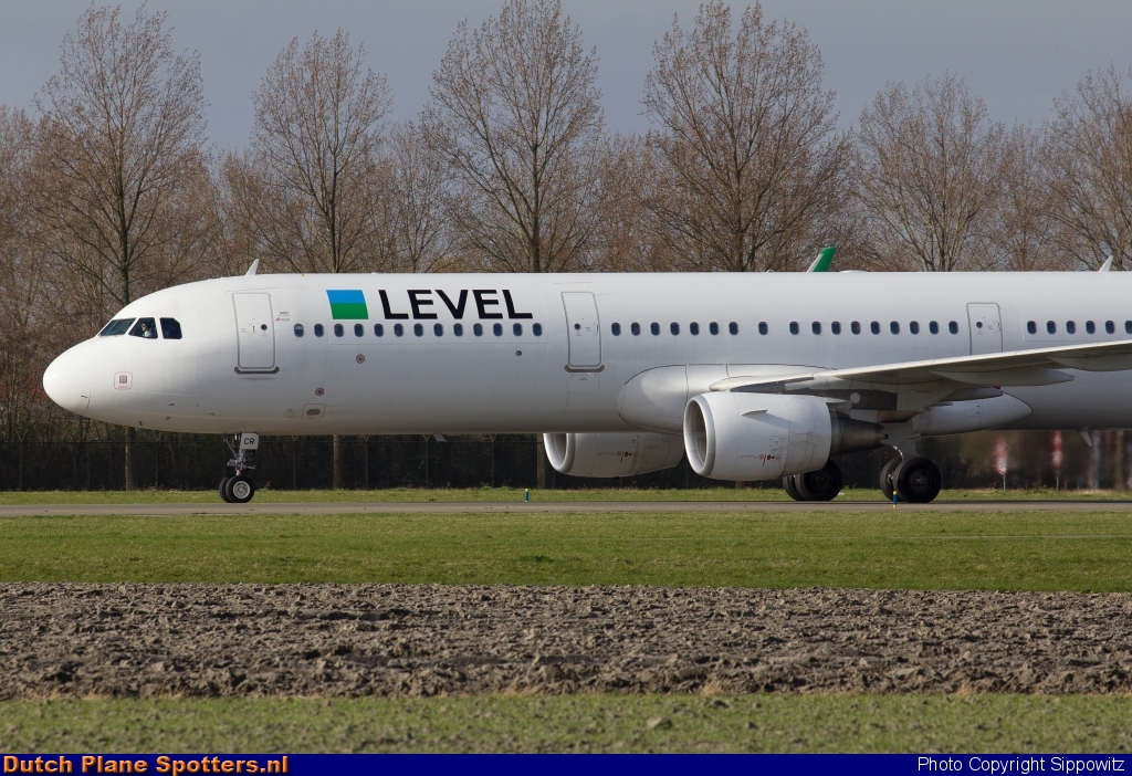 OE-LCR Airbus A321 LEVEL (Anisec) by Sippowitz