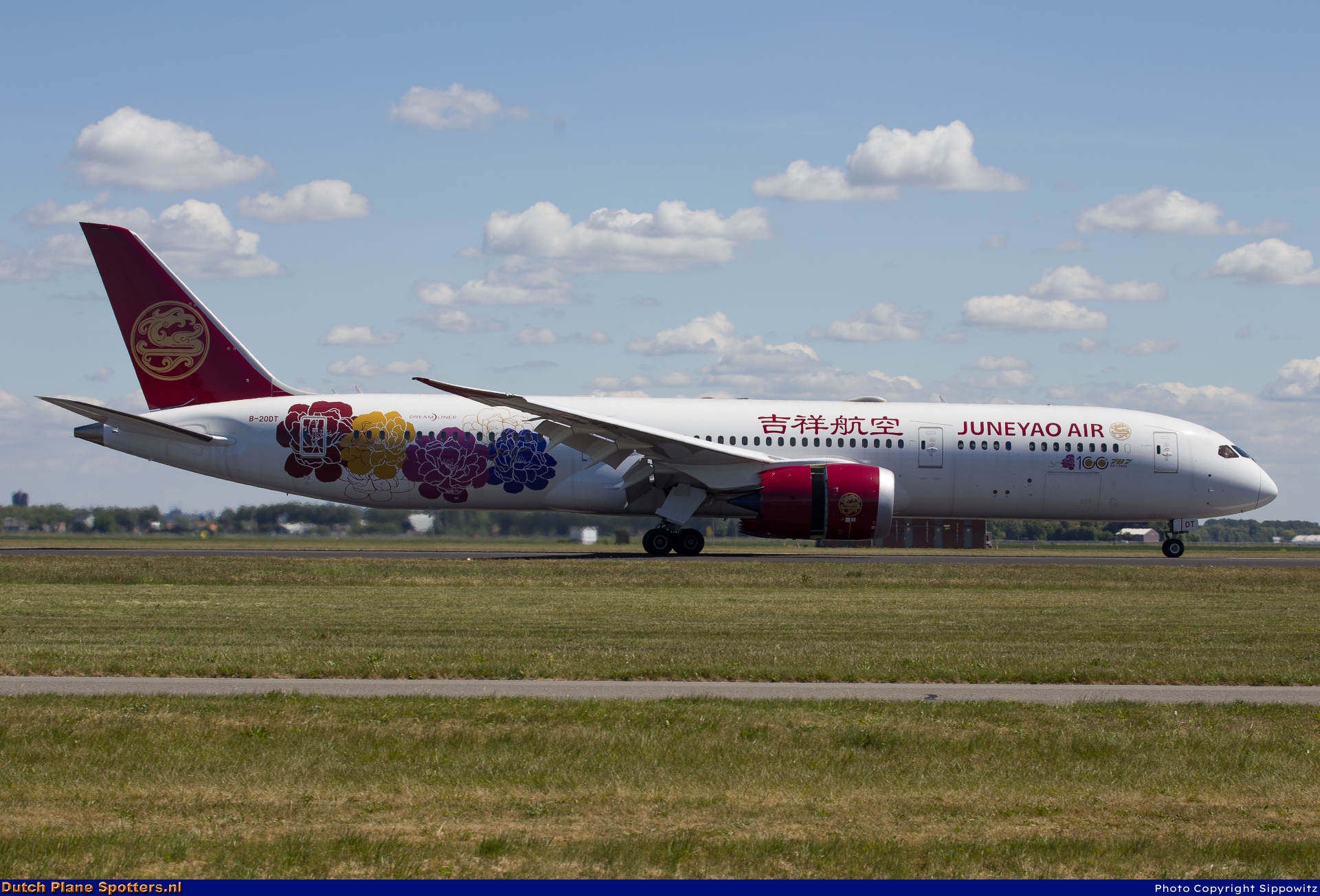B-20DT Boeing 787-9 Dreamliner Juneyao Airlines by Sippowitz
