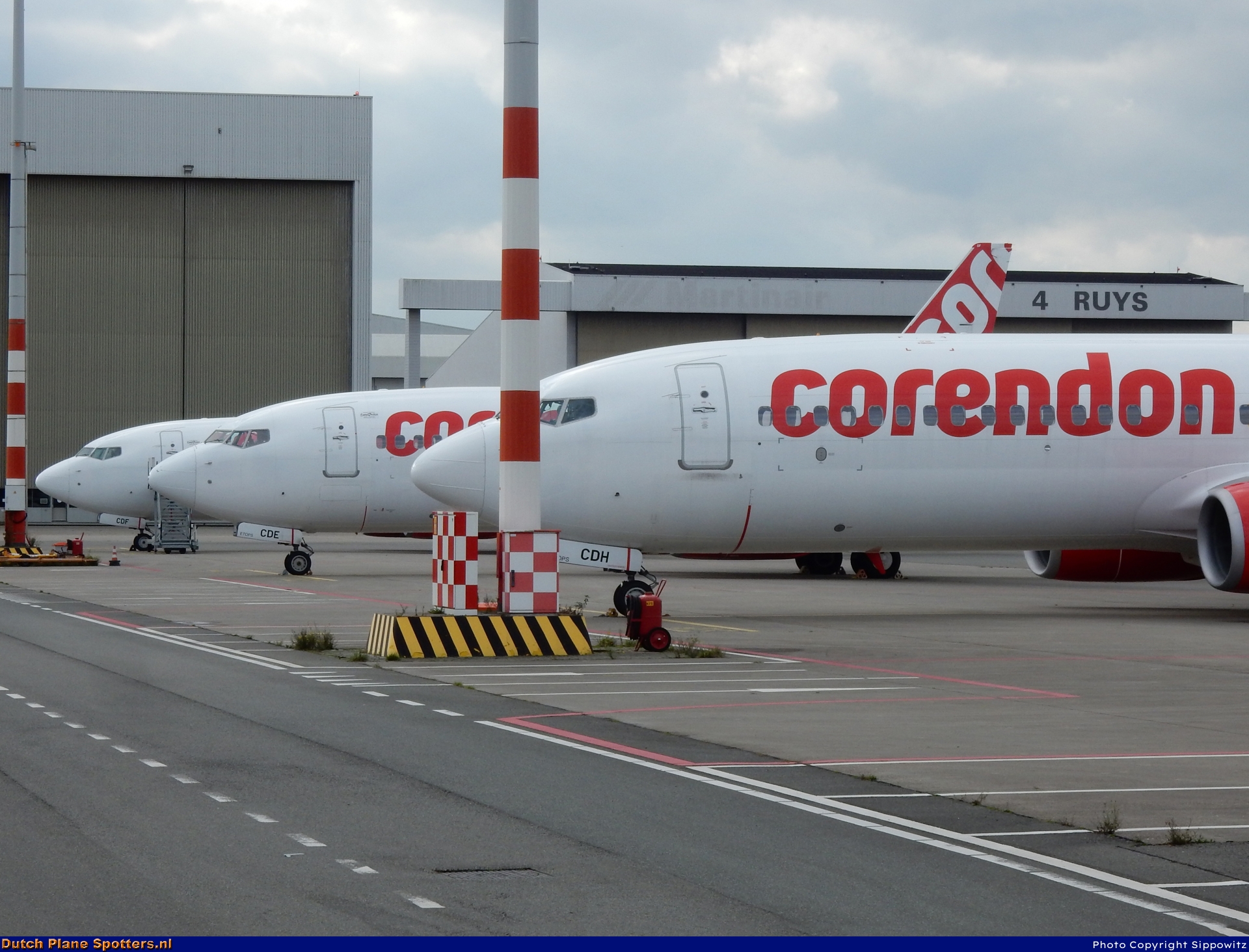 PH-CDE Boeing 737-800 Corendon Dutch Airlines by Sippowitz