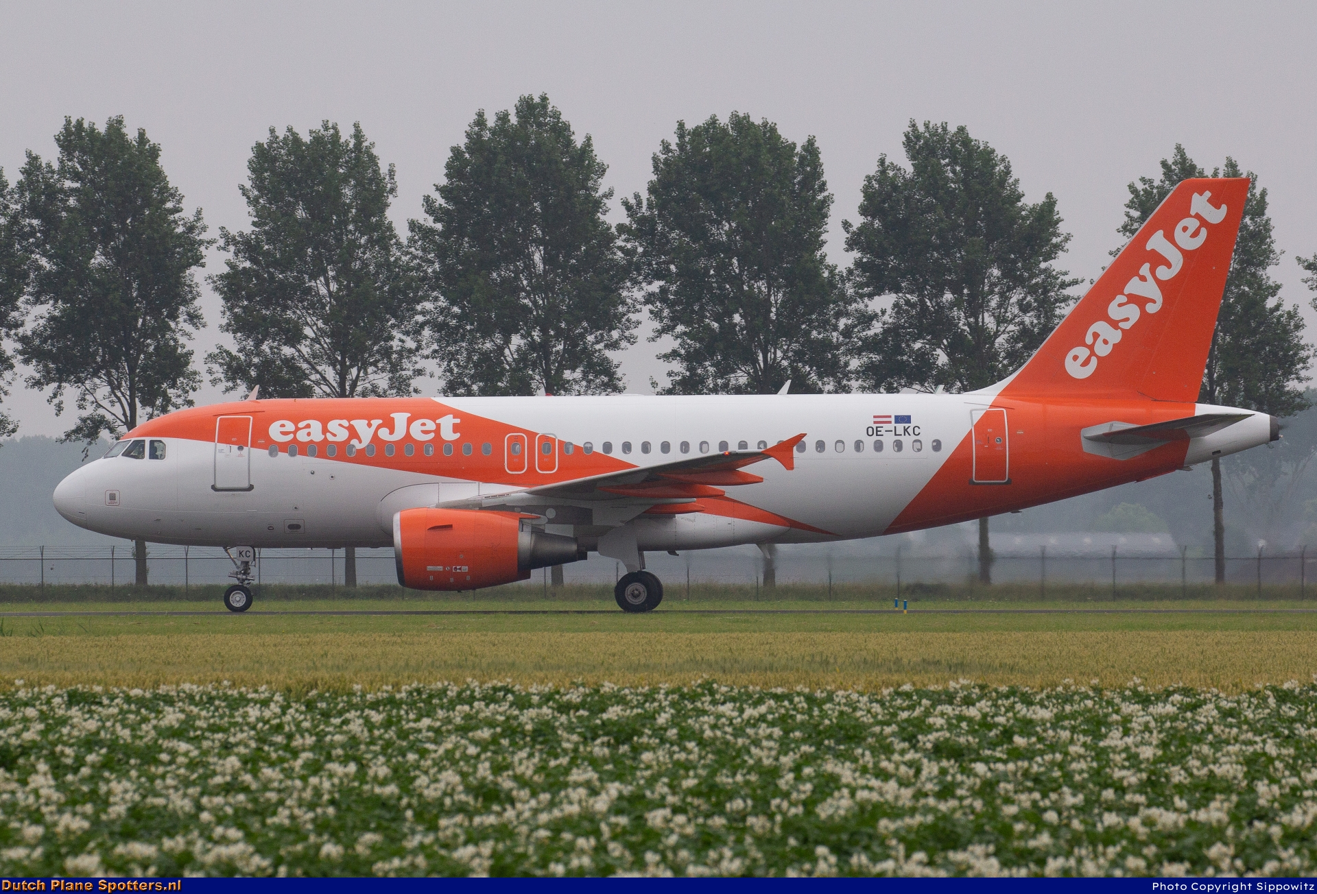 OE-LKC Airbus A319 easyJet Europe by Sippowitz