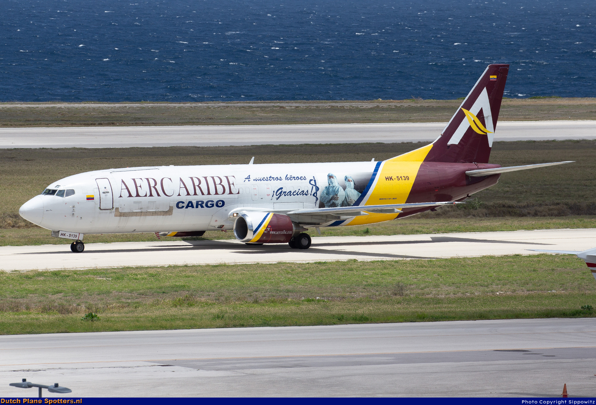 HK-5139 Boeing 737-400 AerCaribe by Sippowitz