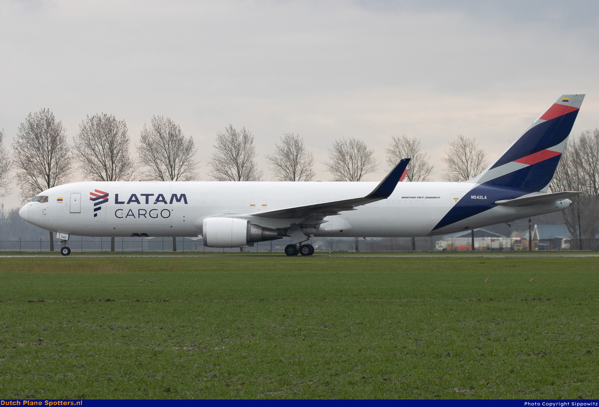 N542LA Boeing 767-300 LATAM Cargo Colombia by Sippowitz