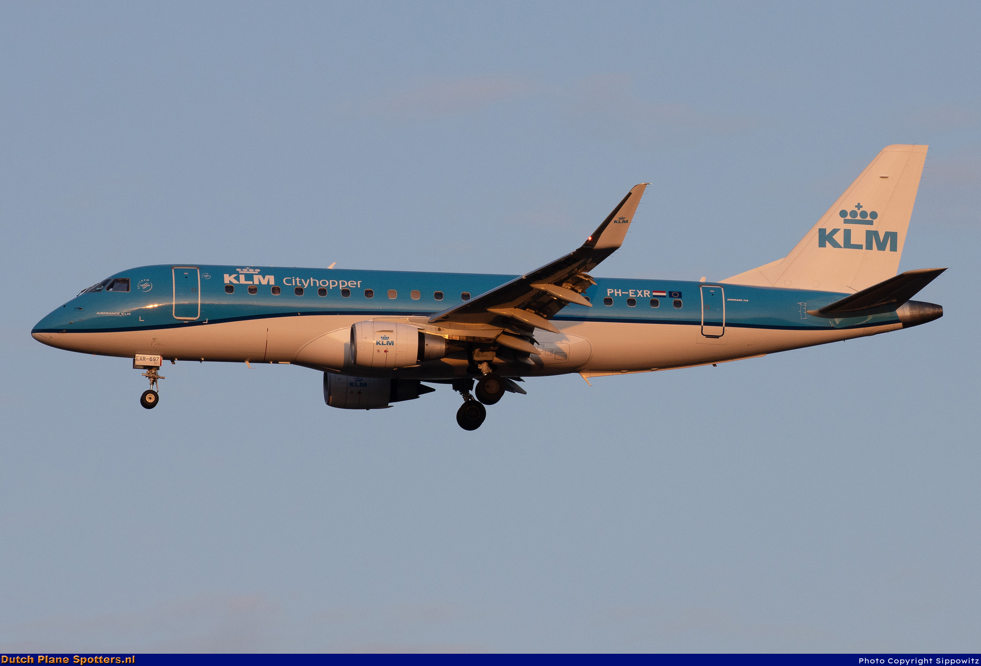 PH-EXR Embraer 175 KLM Cityhopper by Sippowitz
