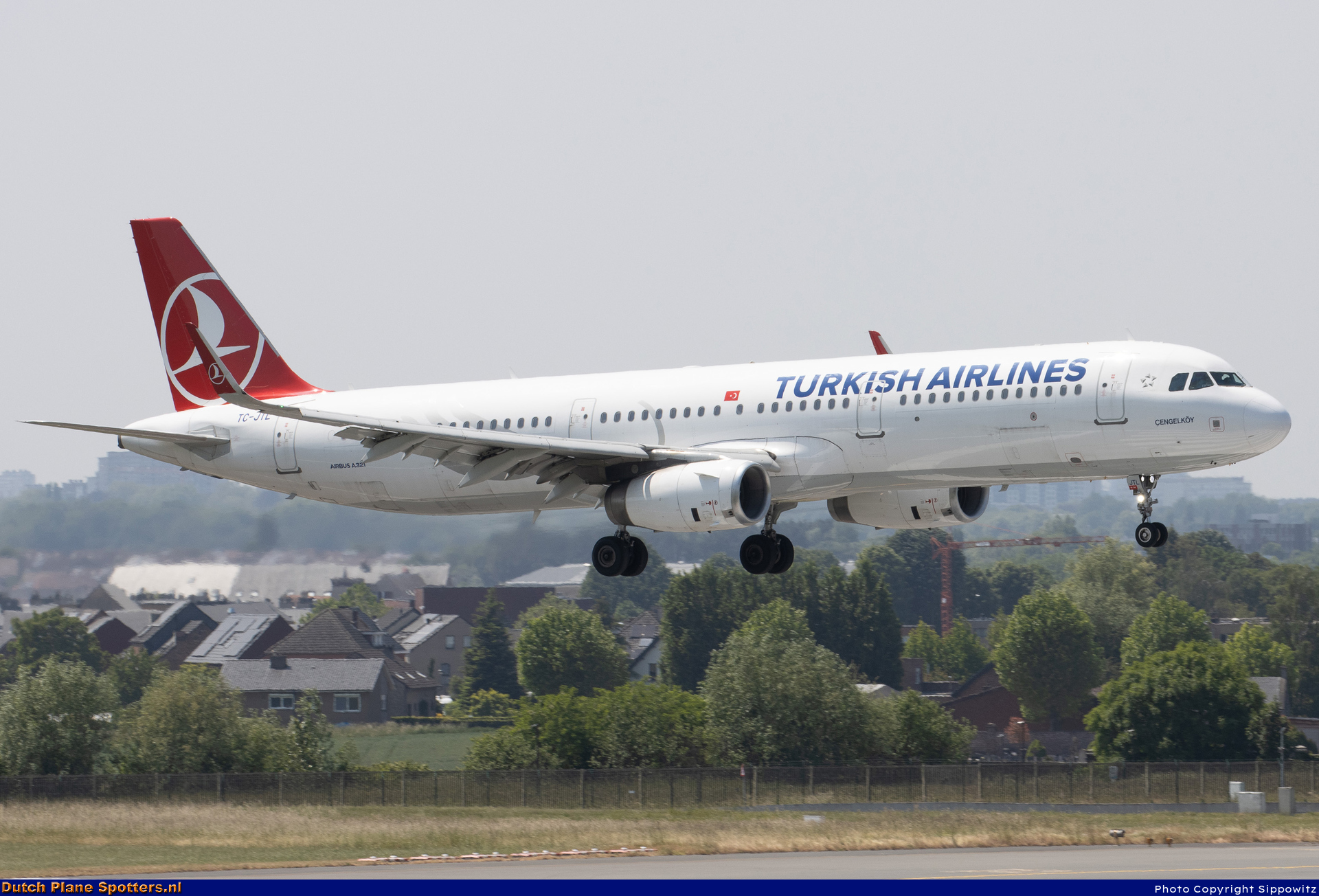 TC-JTL Airbus A321 Turkish Airlines by Sippowitz