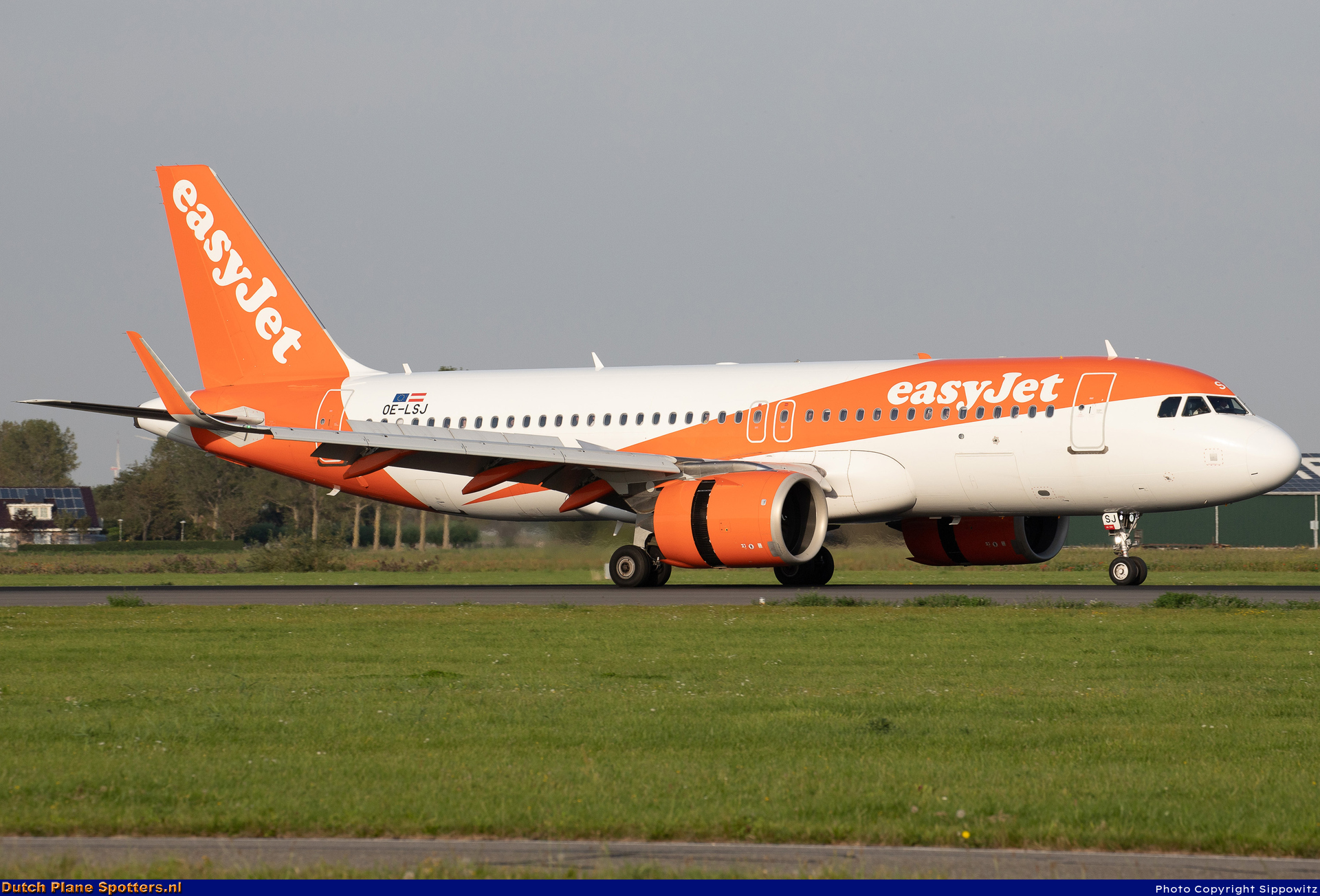 OE-LSJ Airbus A320neo easyJet Europe by Sippowitz