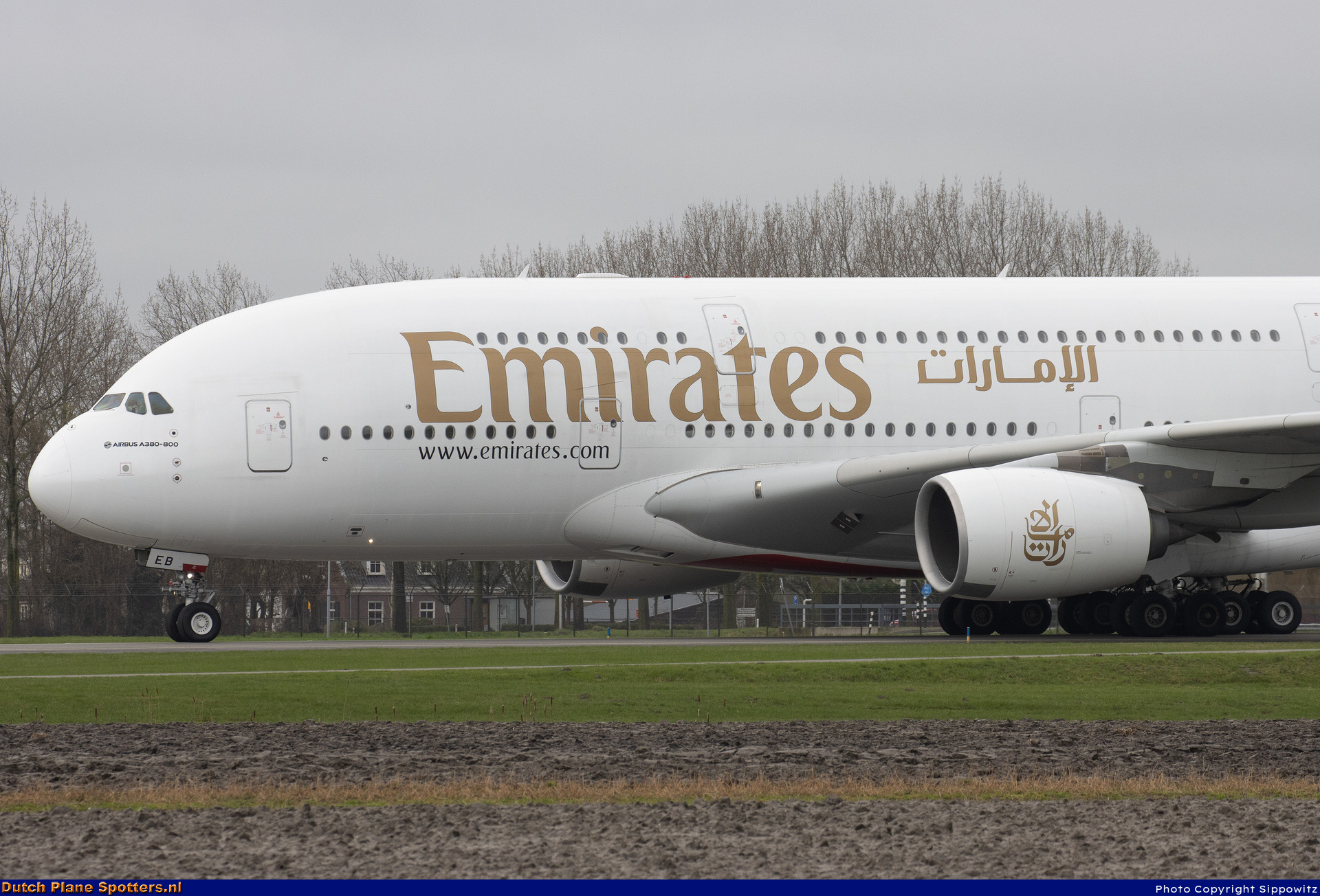 A6-EEB Airbus A380-800 Emirates by Sippowitz