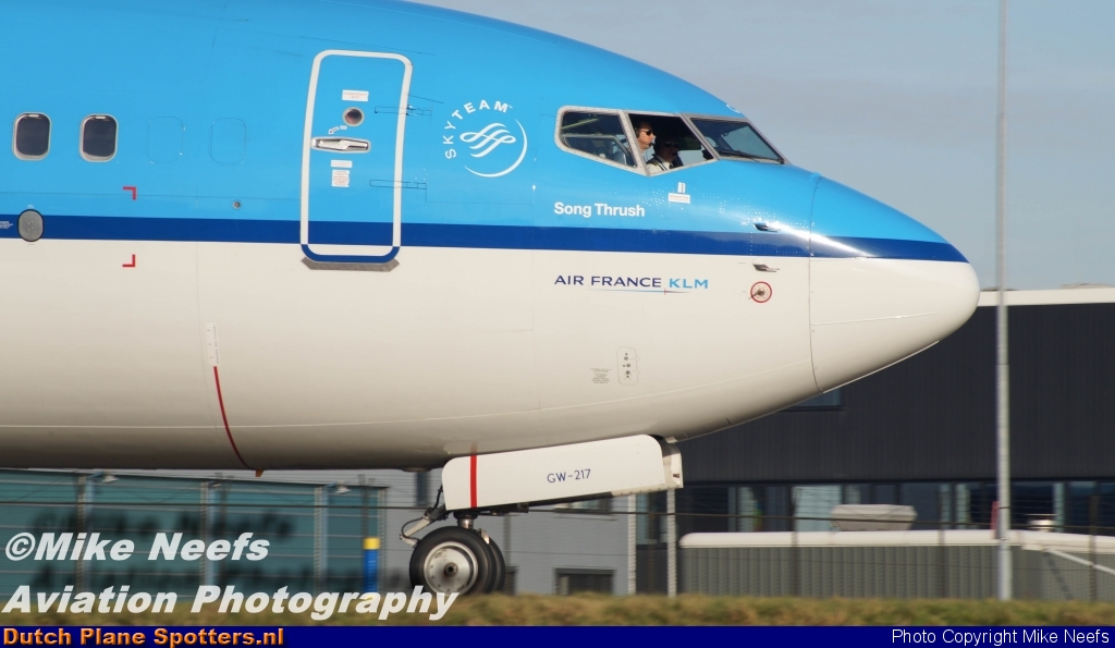 PH-BGW Boeing 737-700 KLM Royal Dutch Airlines by Mike Neefs