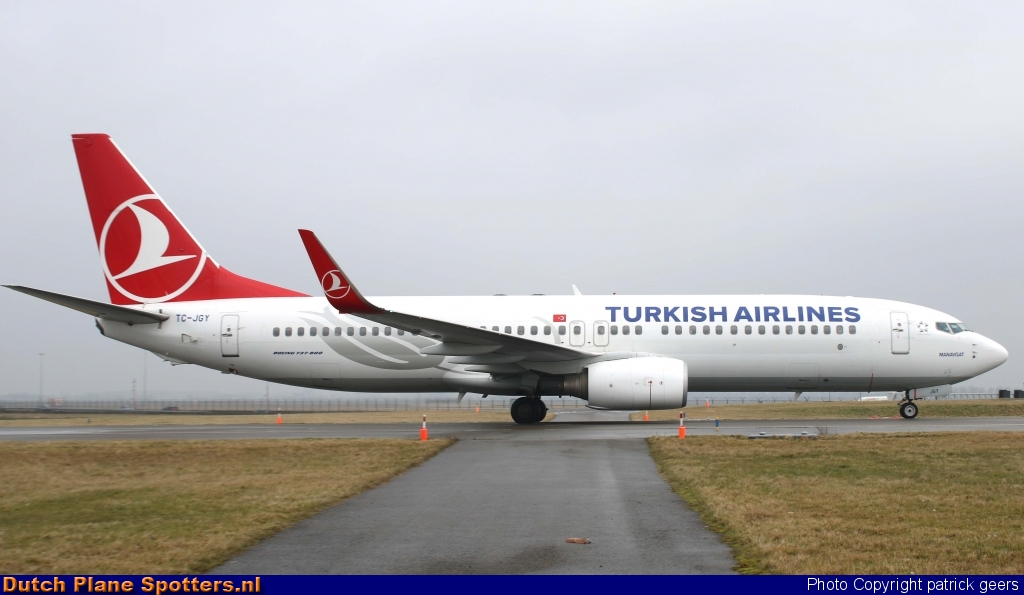 TC-JGY Boeing 737-800 Turkish Airlines by patrick geers
