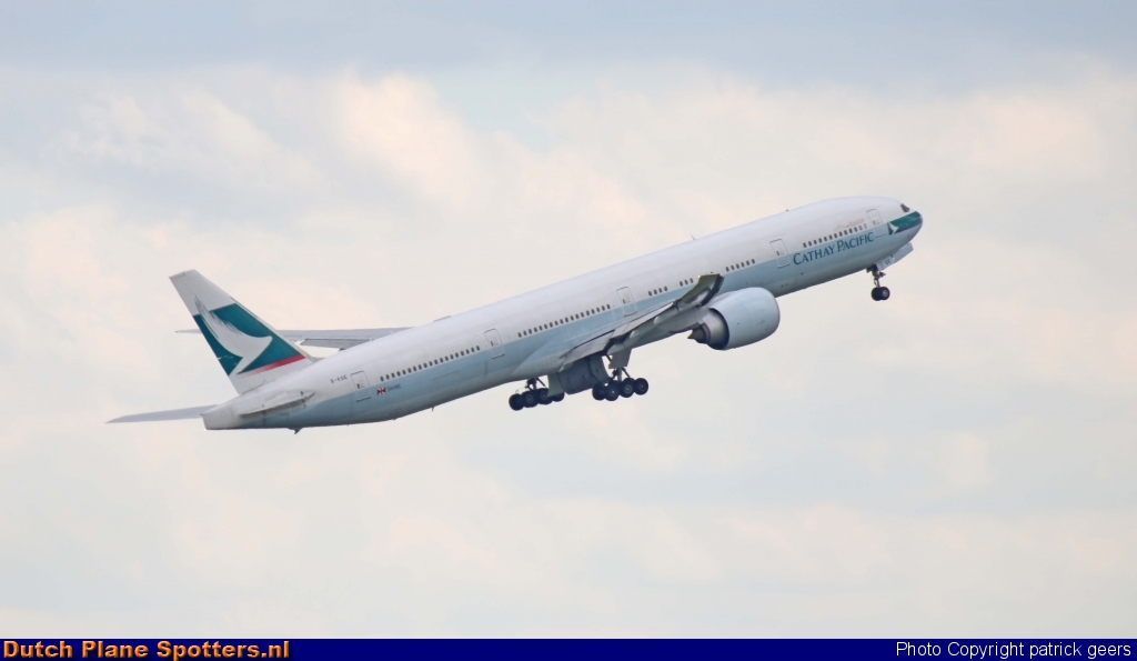 B-KQE Boeing 777-300 Cathay Pacific by patrick geers
