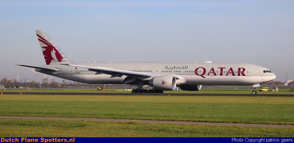 A7-BER Boeing 777-300 Qatar Airways by patrick geers