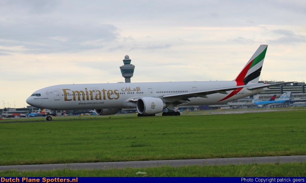 A6-ENY Boeing 777-300 Emirates by patrick geers