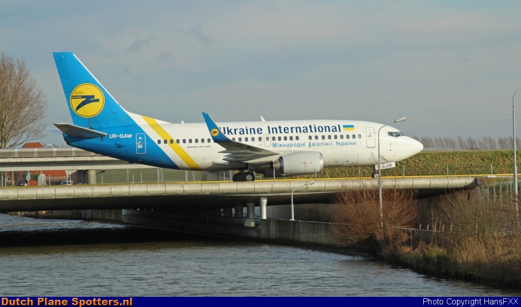 UR-GAW Boeing 737-500 Ukraine International Airlines by HansFXX