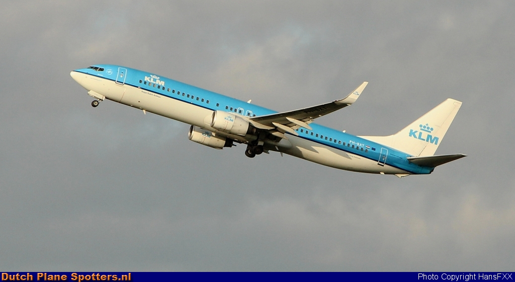 PH-BXT Boeing 737-900 KLM Royal Dutch Airlines by HansFXX