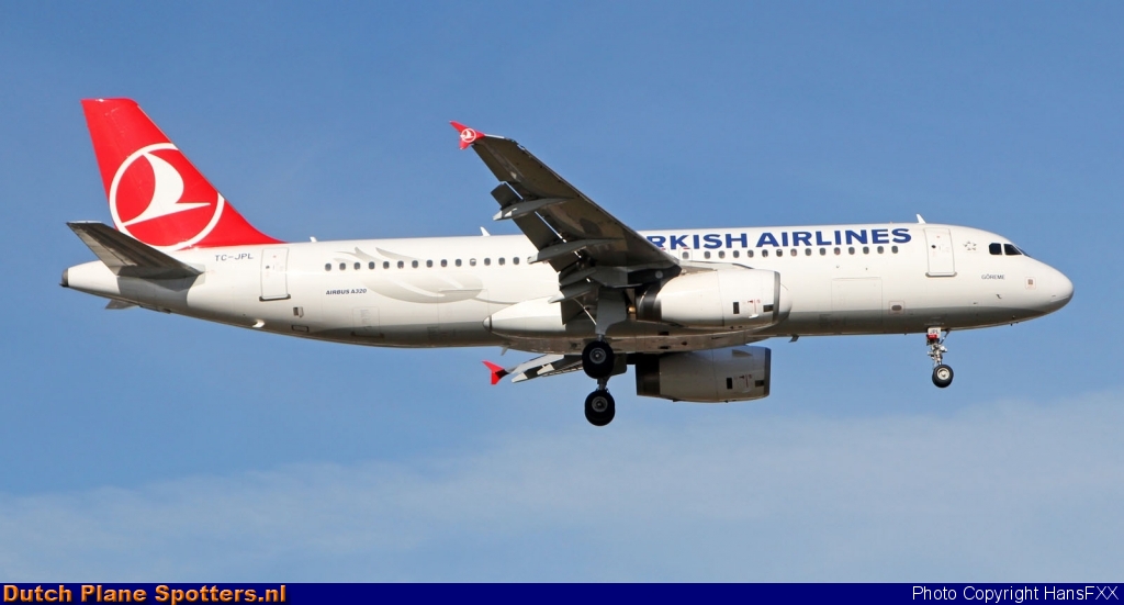 TC-JPL Airbus A320 Turkish Airlines by HansFXX