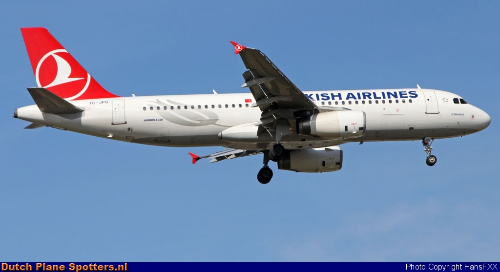 TC-JPG Airbus A320 Turkish Airlines by HansFXX