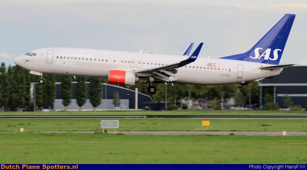 LN-RGE Boeing 737-800 SAS Scandinavian Airlines by HansFXX