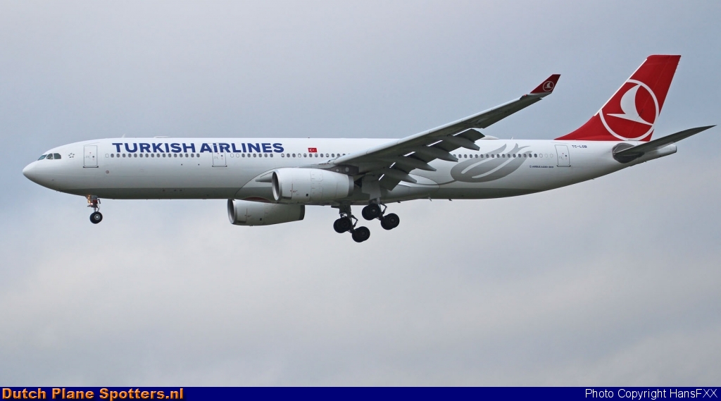TC-LOB Airbus A330-300 Turkish Airlines by HansFXX