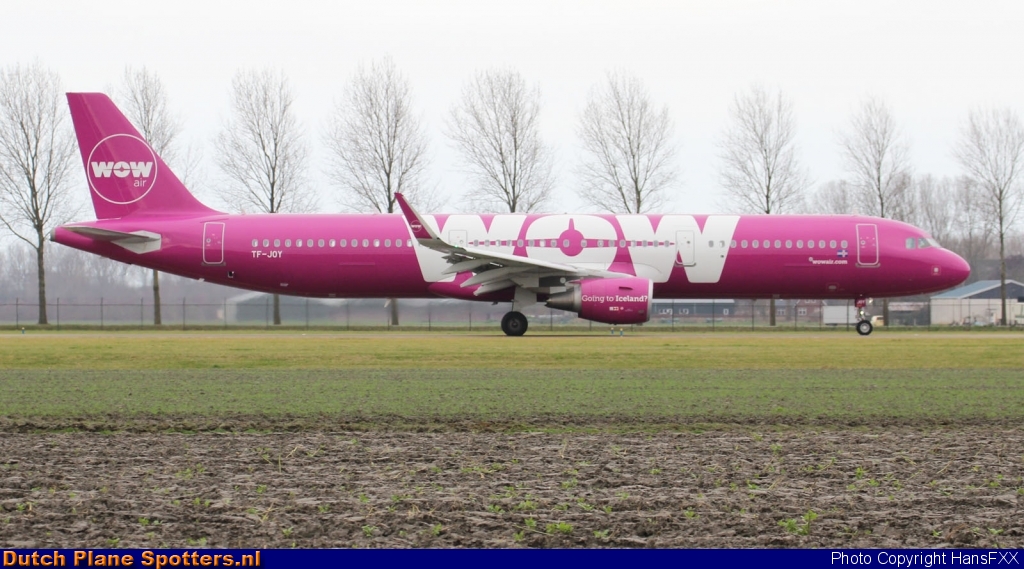 TF-JOY Airbus A321 WOW air by HansFXX